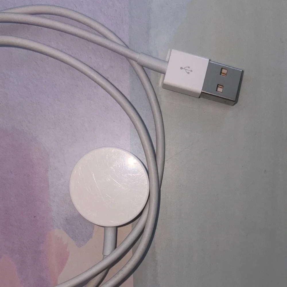 Apple White Magnetic Charging Cable for iWatch USB port